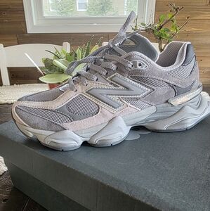 New Balance 9060 Men's Gray and Cream Athletic Shoes